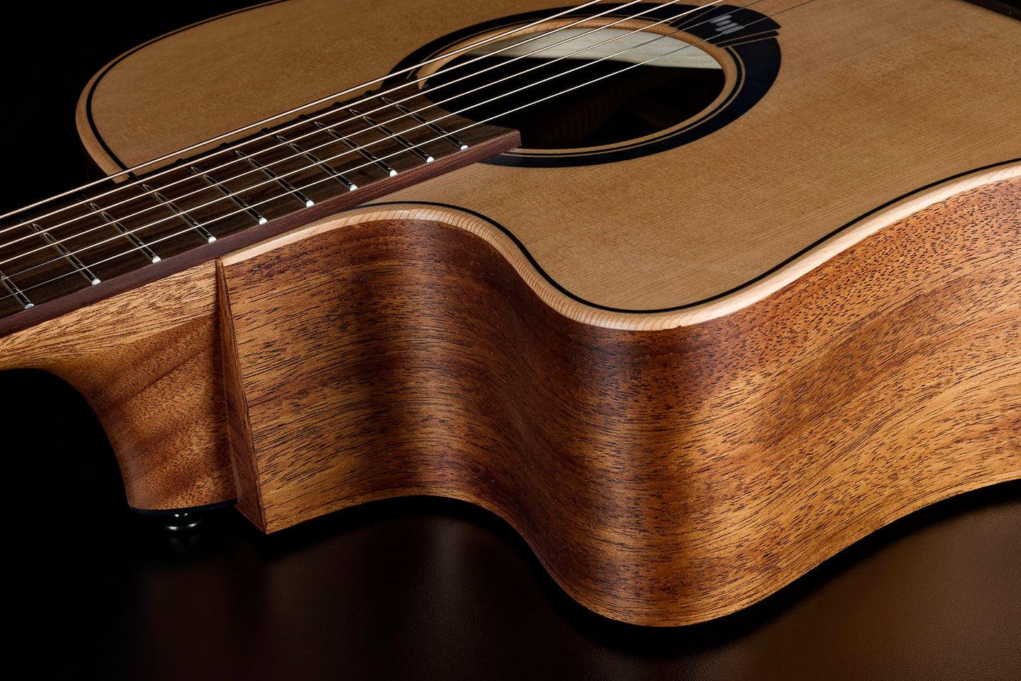 LÂG HyVibe | 10 dreadnought cutaway ηλεκτροακουστική Lefty Ηλεκτροακουστική κιθάρα