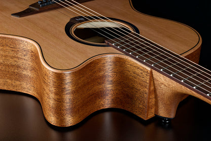 LÂG HyVibe | 10 Chitară electro-acustică auditorium cu cutaway
