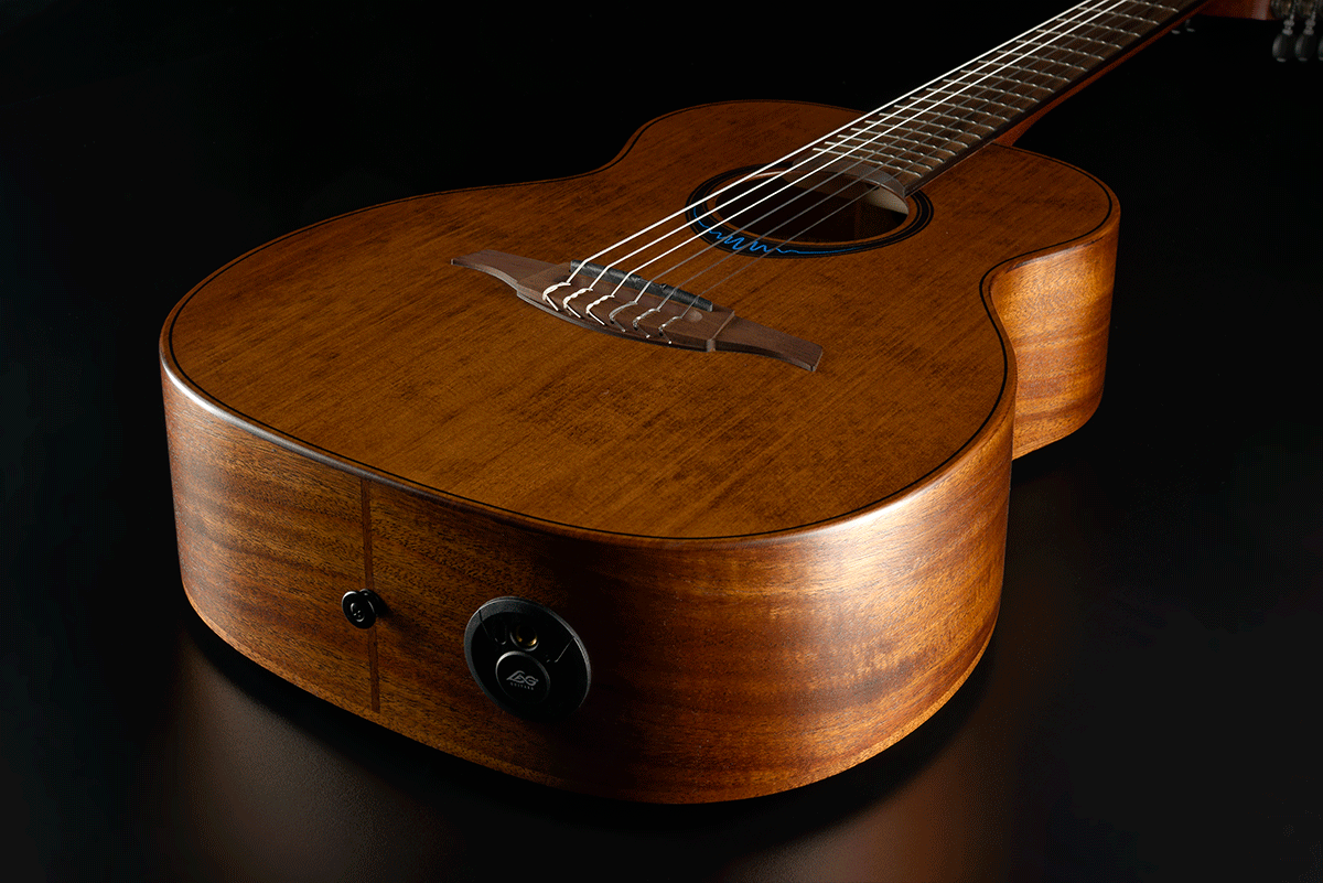 LÂG BlueWave | 1 najlonske žice Travel elektroakustična smeđa klasična gitara