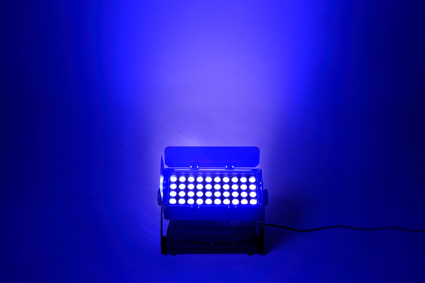 ALGAM LIGHTING 4015 IP LED Washer | 40 X 15W IP65 Outdoor LED wash Projector rasvjeta za pozornicu