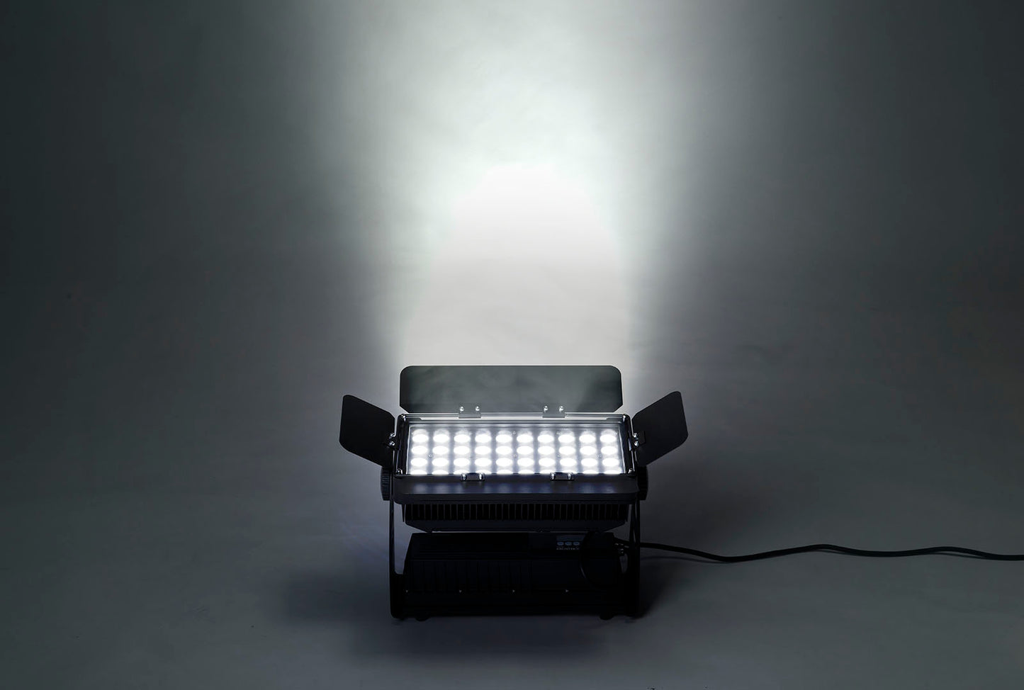 ALGAM LIGHTING 4015 IP LED Washer | 40 X 15W IP65 Outdoor LED wash Projector rasvjeta za pozornicu
