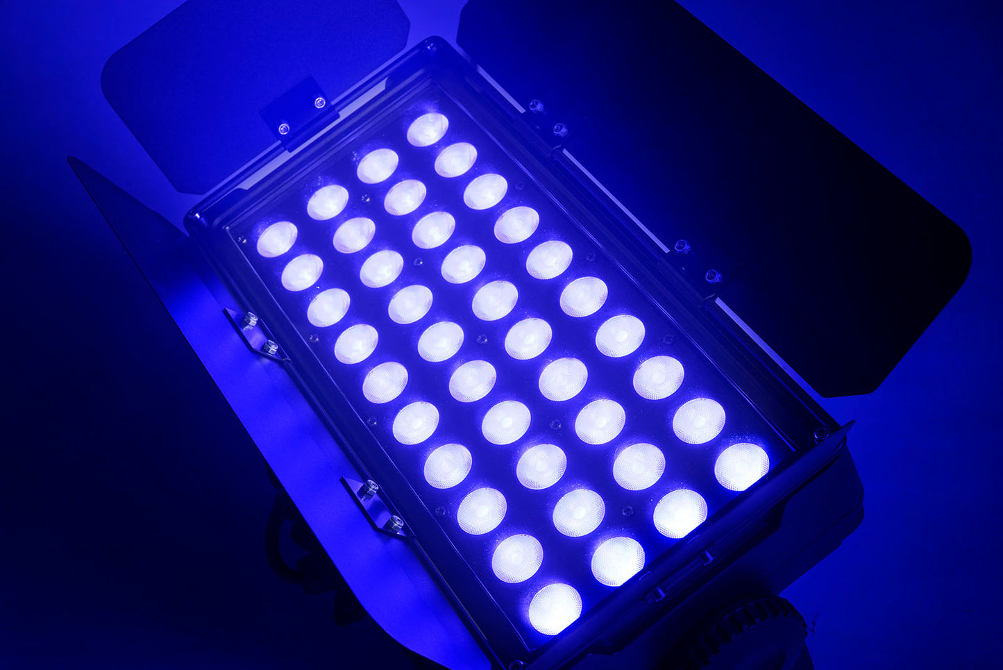 ALGAM LIGHTING 4015 IP LED Washer | 40 X 15W IP65 Outdoor LED wash Projector rasvjeta za pozornicu